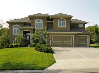 10409 W 169th St, Overland Park, KS 66221