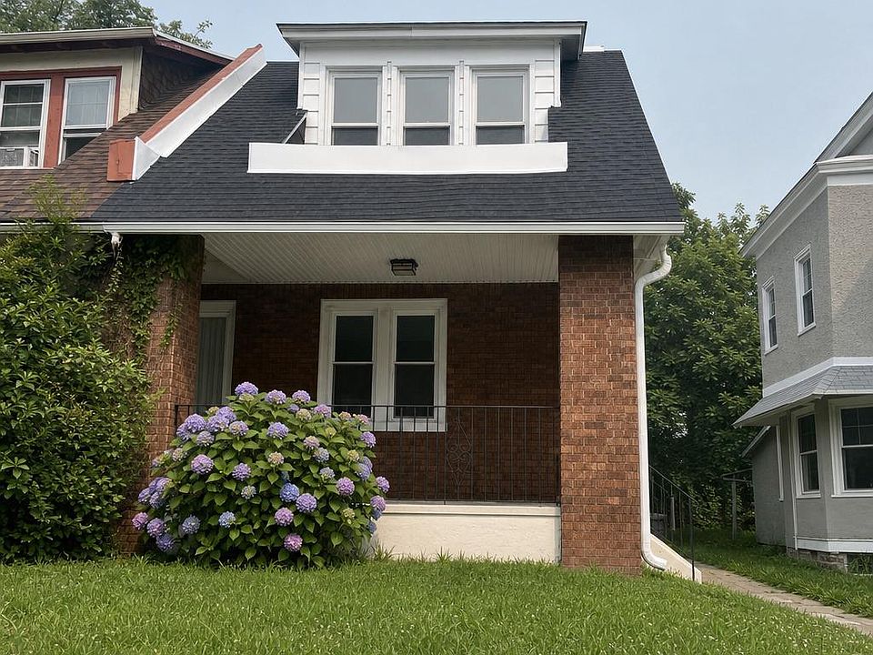 1st image of 303 E Vernon Rd