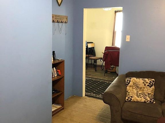5th image of 839 Prospect St