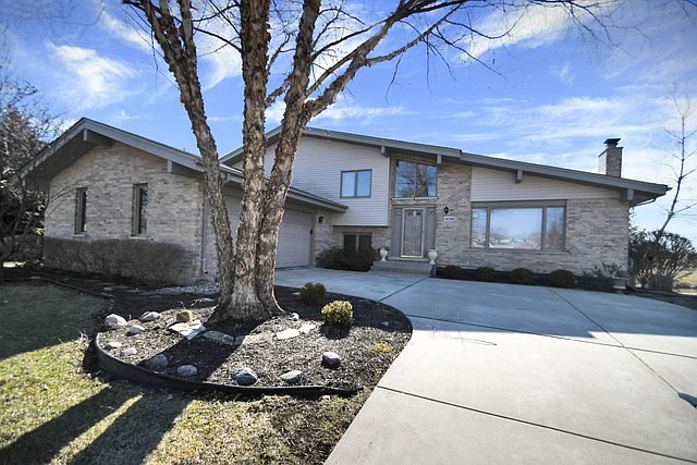 1st image of 14145 Creek Crossing Dr
