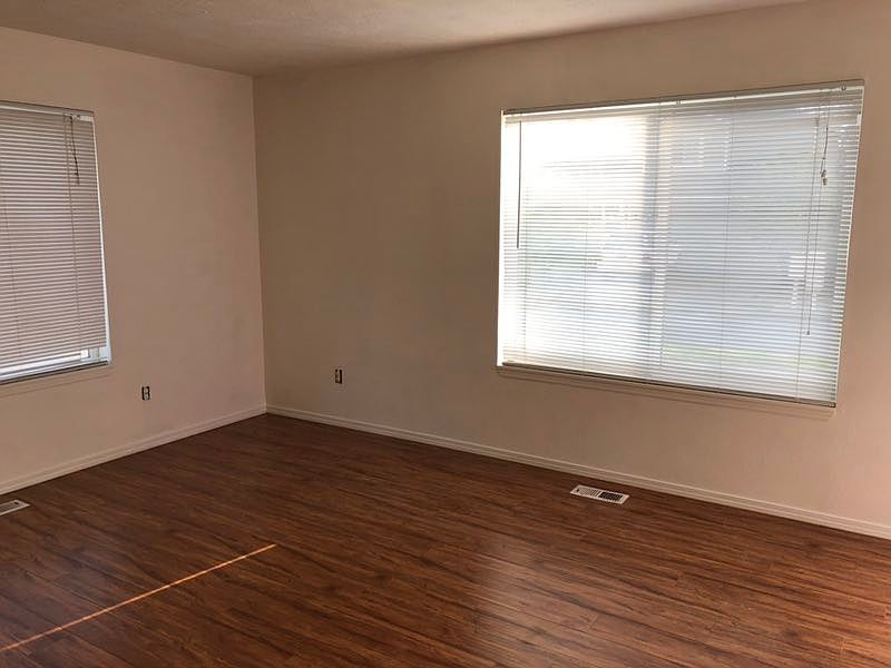 2nd image of 4308-4310 SE 138th Pl
