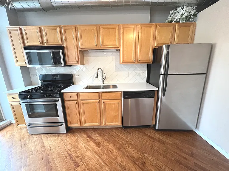 500 S Clinton St #503 — Photo 4