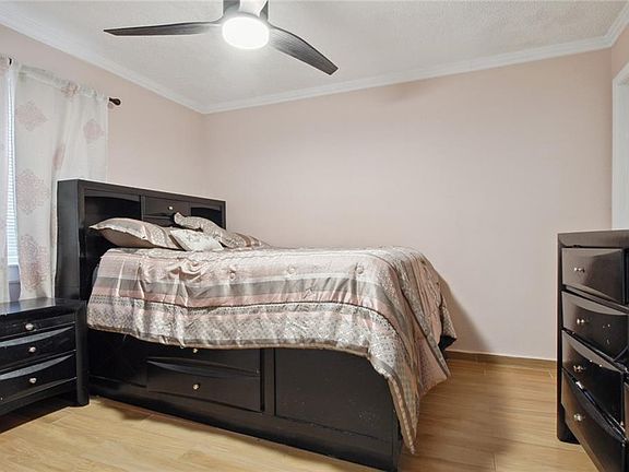5th image of 1132 Sandalwood Dr