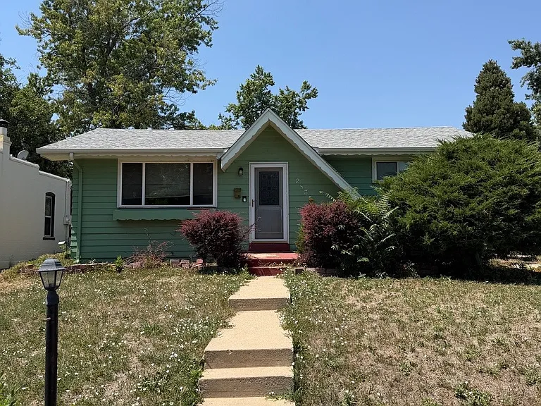 2835 Eaton St — Photo 1