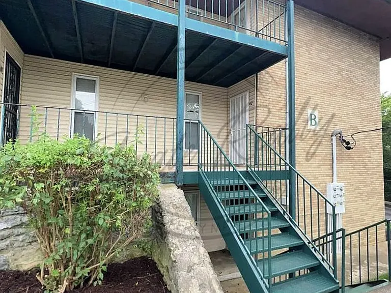 555 N Dupont Ave #B42 — Photo 1