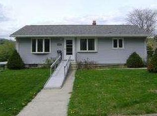 524 S 4th St, La Crescent, MN 55947