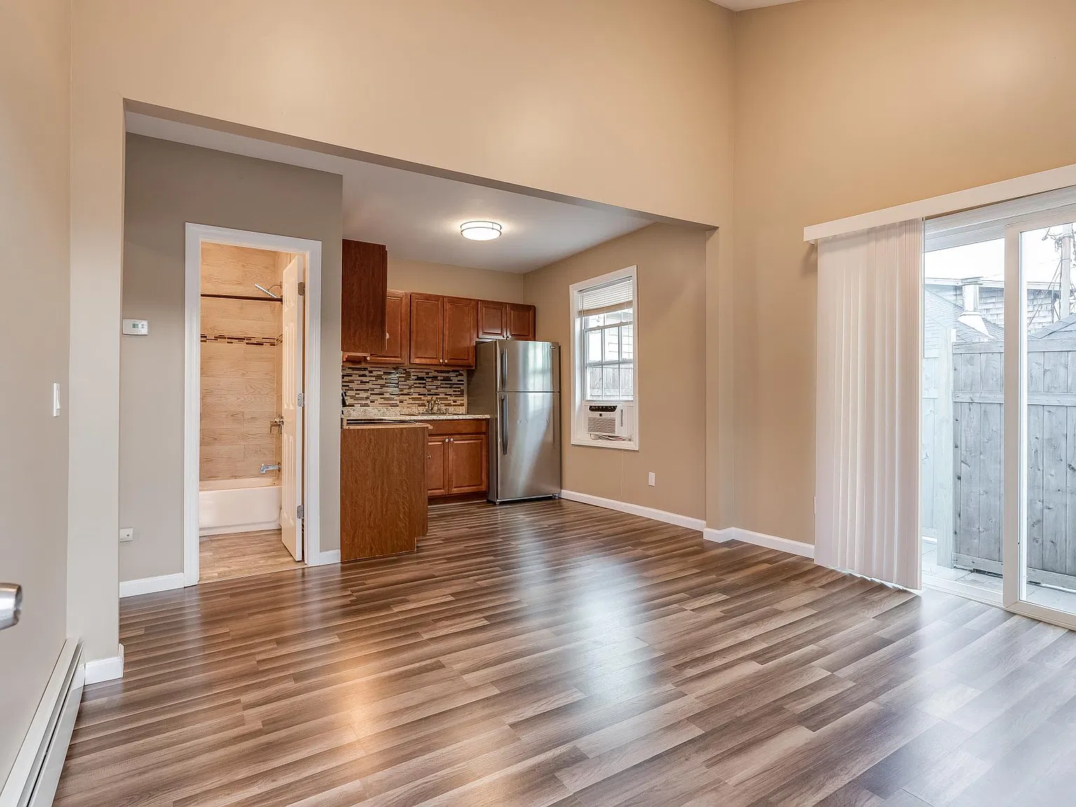 1 bed, 1200 sqft, $2,595 — Photo 4