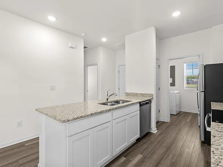 450 Castillo Dr — Photo 13