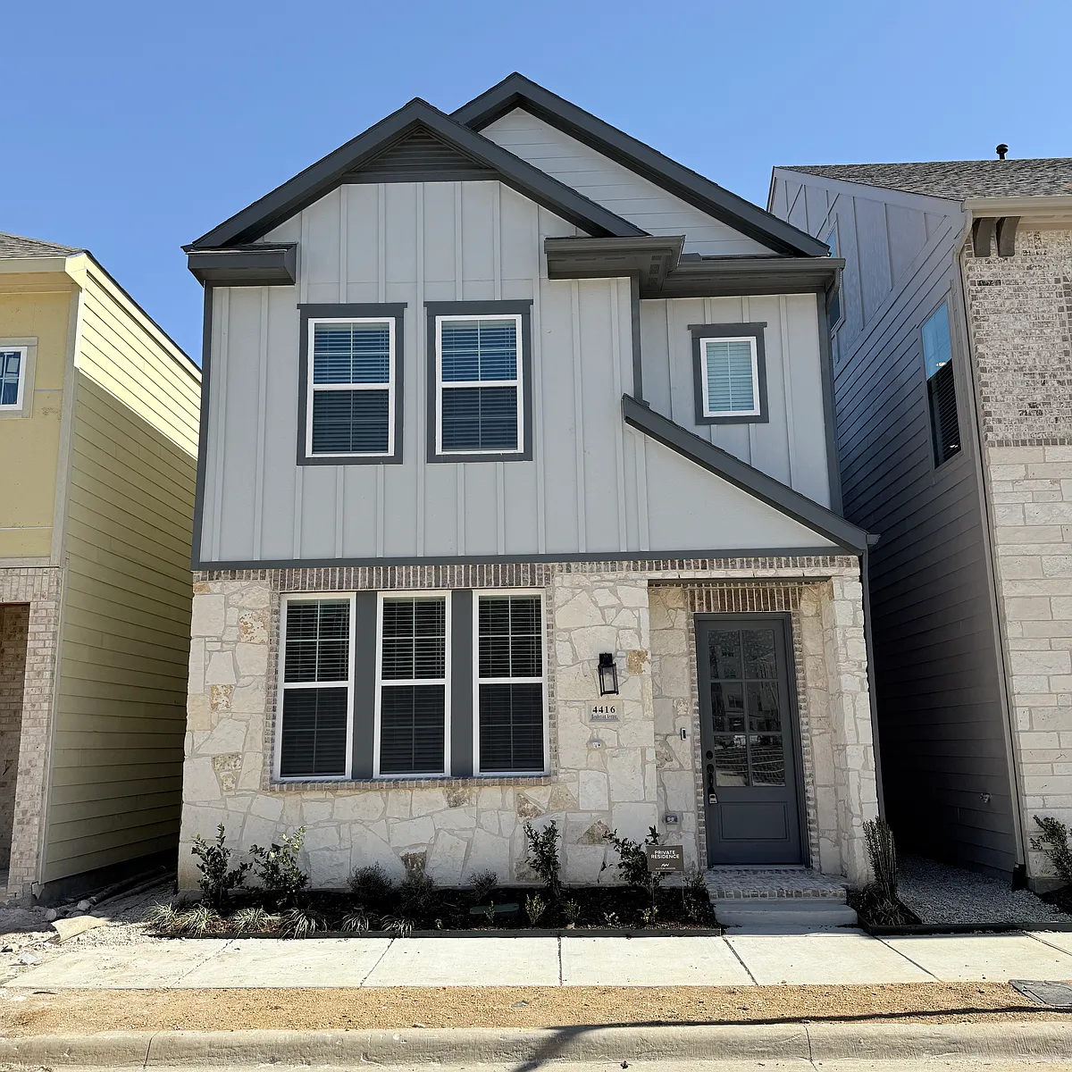 Building Photo - 4416 Henderson Ave