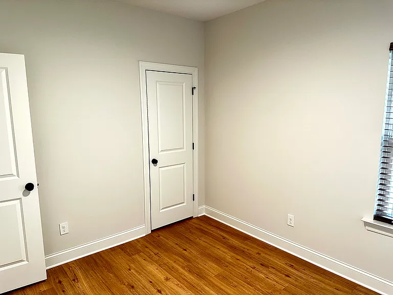 521 N Linwood Ave — Photo 28