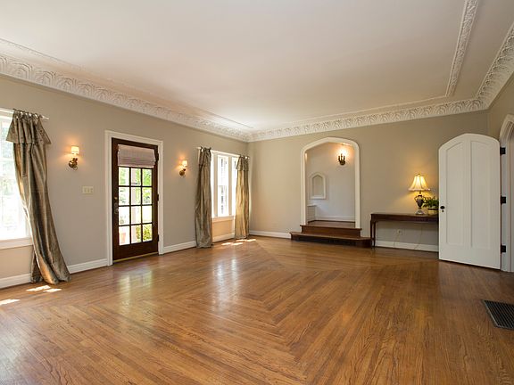 Awesome natural lighting streams in