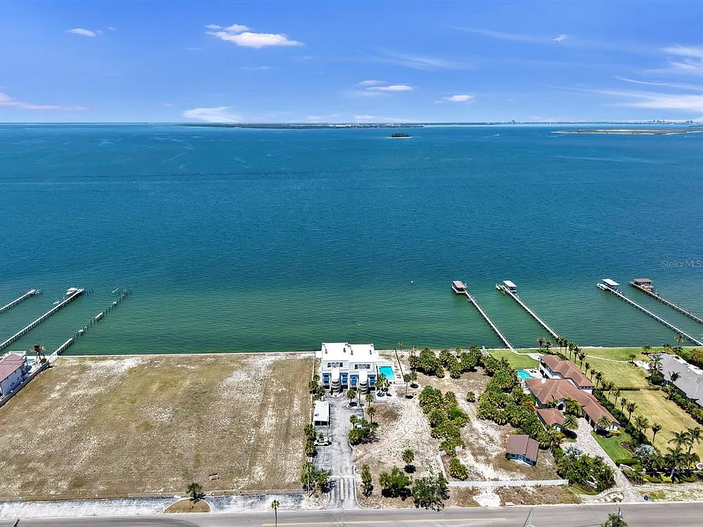 Building Photo - 6504 Surfside Blvd #4