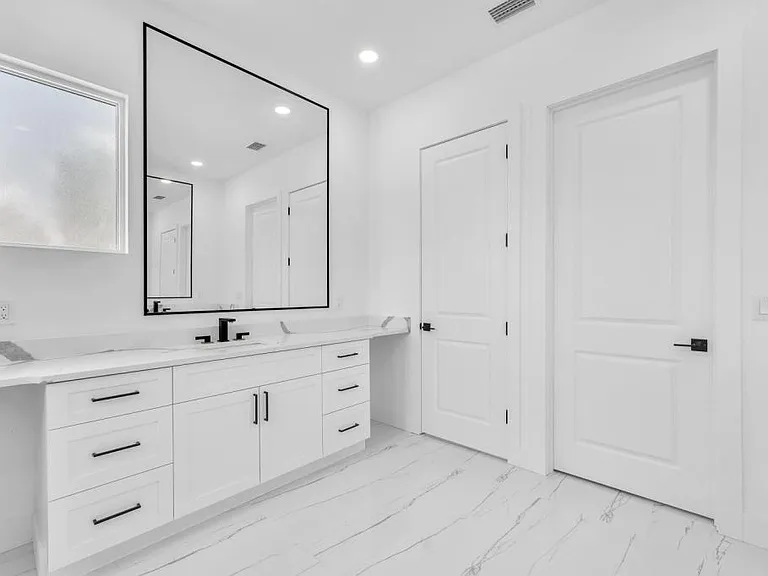 11921 Fort King Hwy — Photo 18
