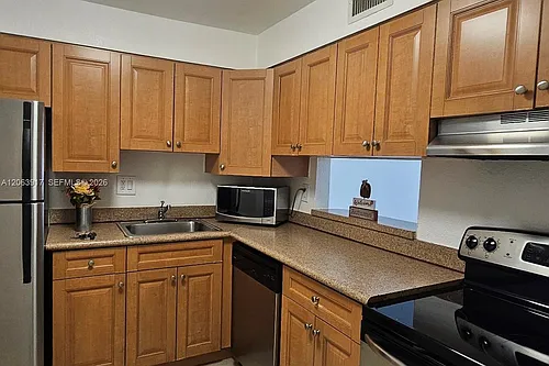 5201 Geneva Way #202 Photo 1