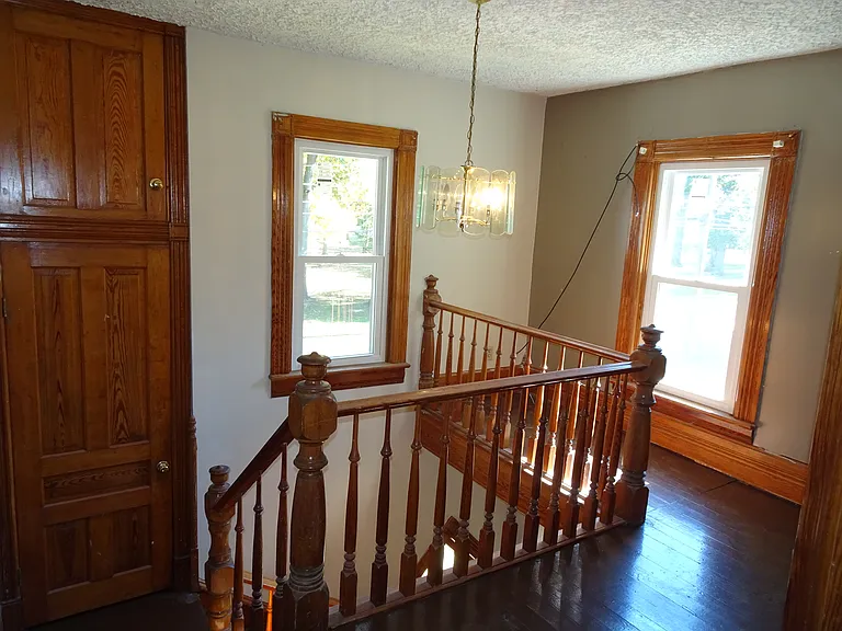 108 Center St — Photo 20