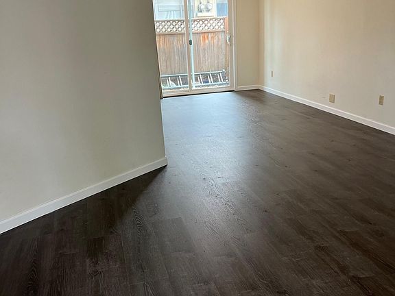 3rd image of 2109 E Evergreen Blvd