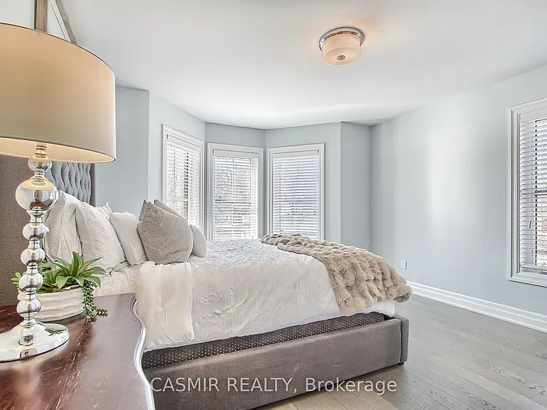 9873 Keele St — Photo 36