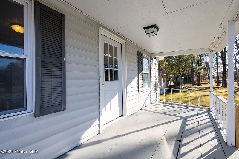 5th image of 150 Fort Edward Road