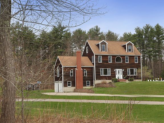 2nd image of 10 Palis Dr