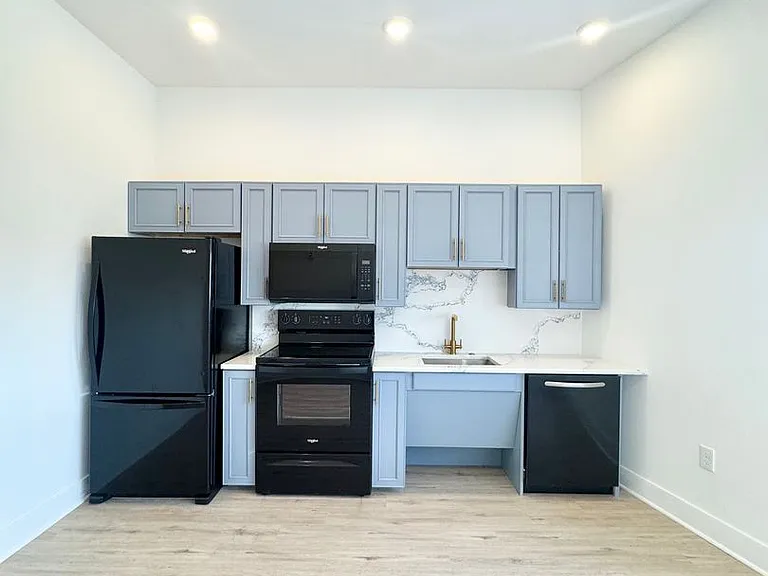 1422 N 8th St — Photo 22
