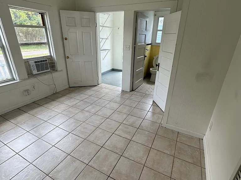941 Lakeview Rd — Photo 12