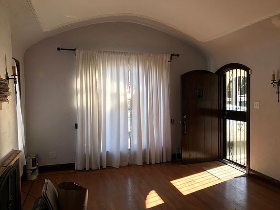 5th image of 411 Meridian Ave