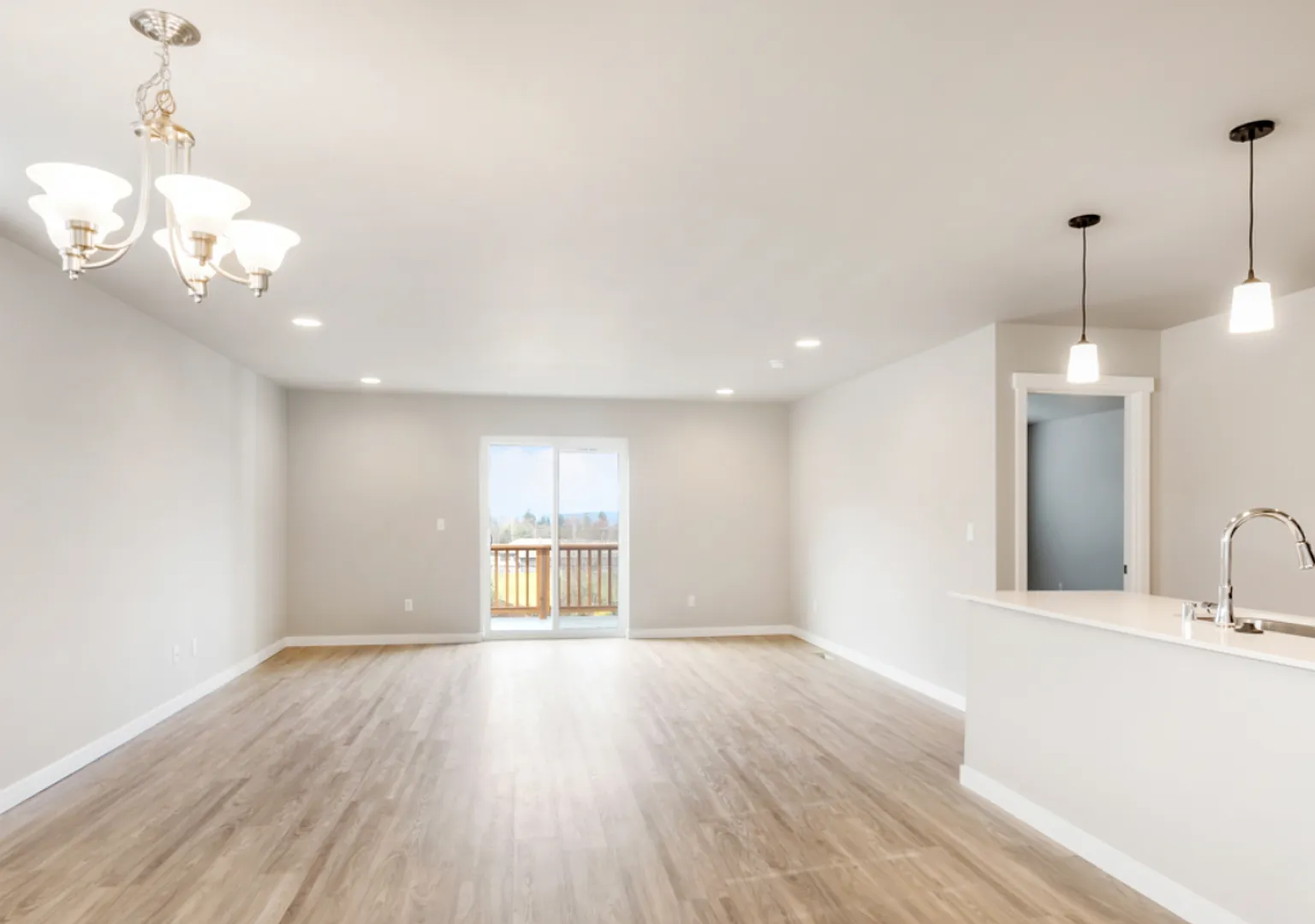 Most Desired Layout - Newly Built 4bd 2.5ba in LSSD — Photo 2