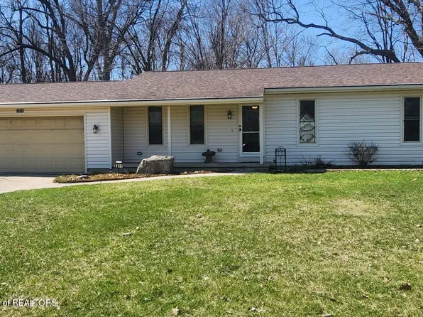 2211 Hilltop Dr, Lansing, MI 48917