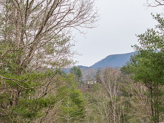 3rd image of 155 Doe Run