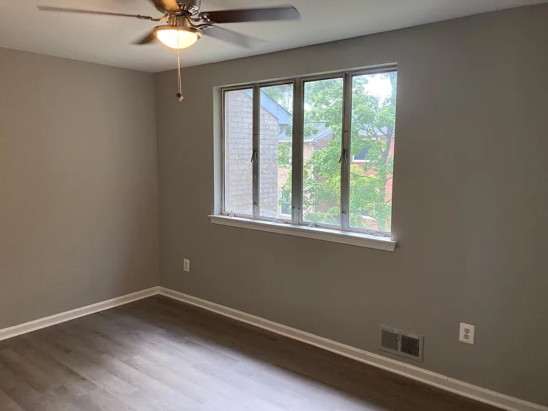 1607 Addison Rd S — Photo 16