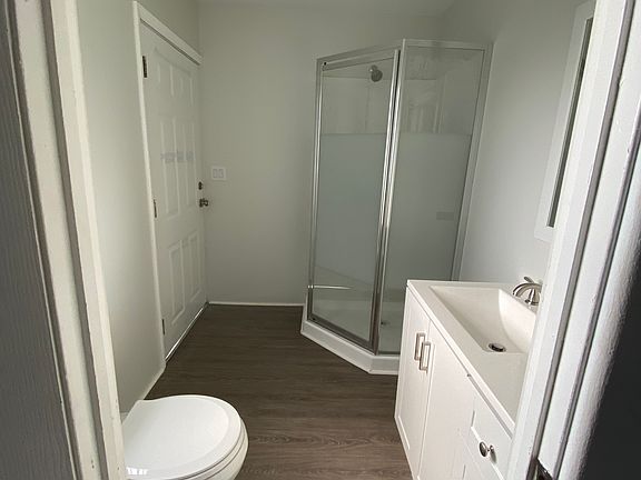 4th image of 29 Highridge Cir