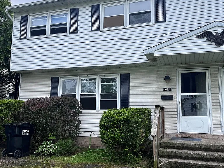 645 Sunflower Dr — Photo 1