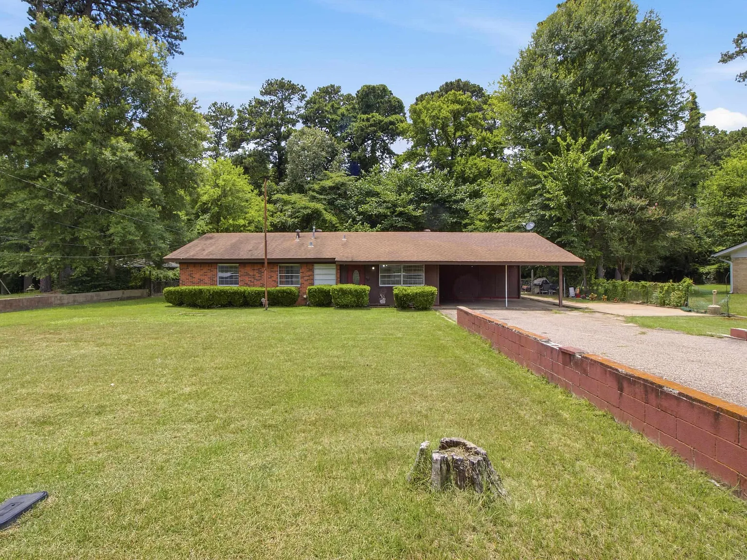 3 bed, 2.0 bath, 1447 sqft, $1,600 — Photo 4