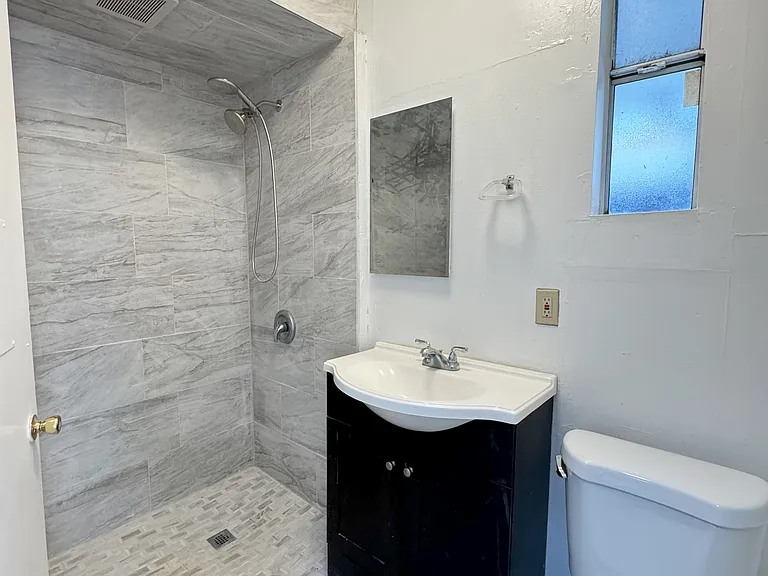 1115 Snyder Dr — Photo 8