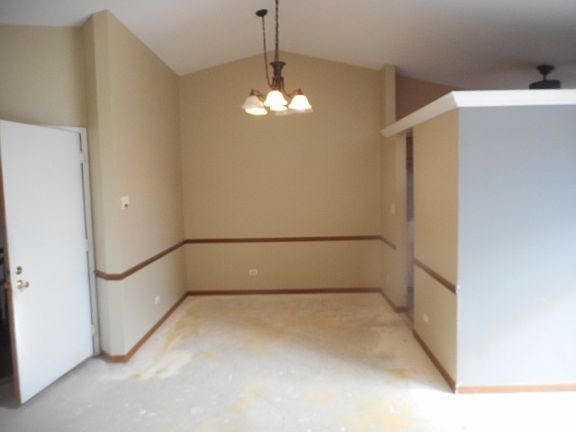 3rd image of 1530 Commodore Ct Unit 8