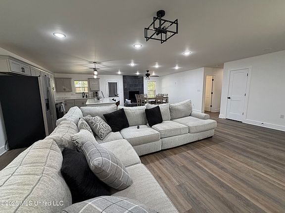 2nd image of 1345 Tara Dr
