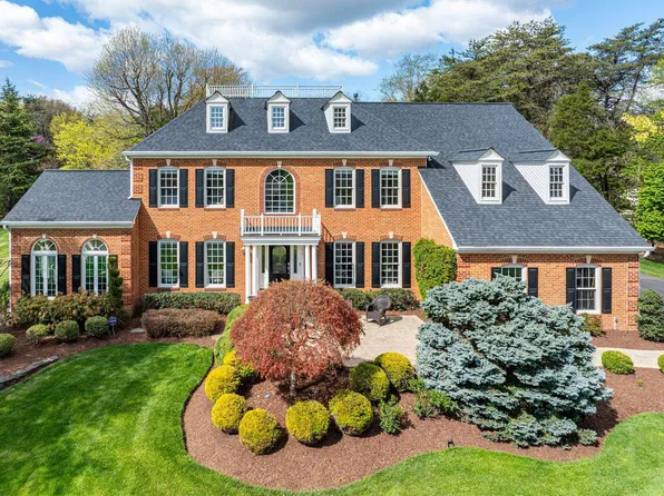16701 Cedar Post Ct, Centreville, VA 20120