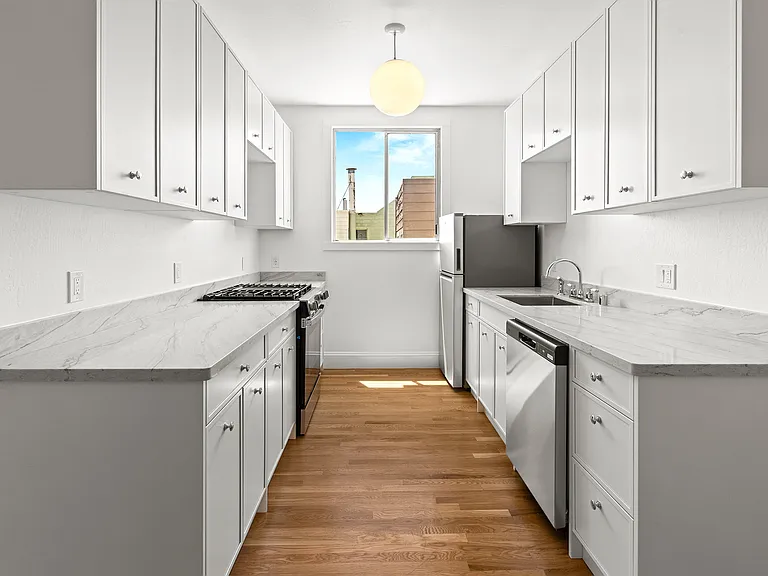 3260 Gough St #305 — Photo 8