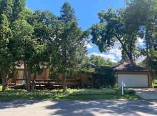 5537 Lake Mendota Dr, Madison, WI 53705