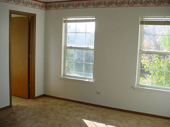 5th image of 560 Lakewood Farms Dr