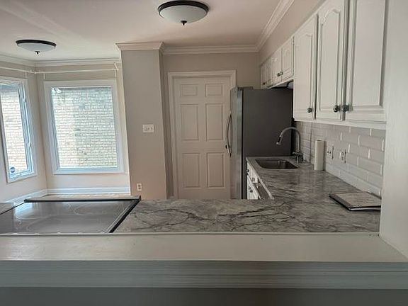 4th image of 4102 Mason Woods Ln