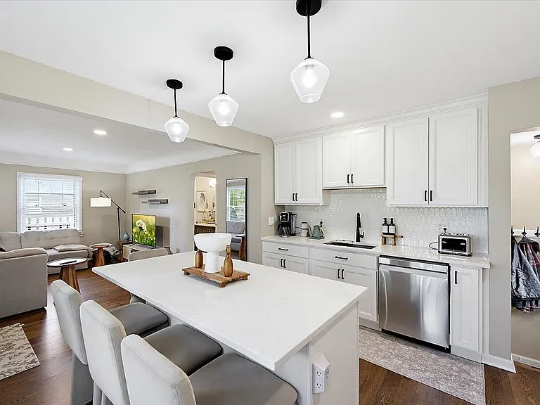 303 Midland Blvd — Photo 15