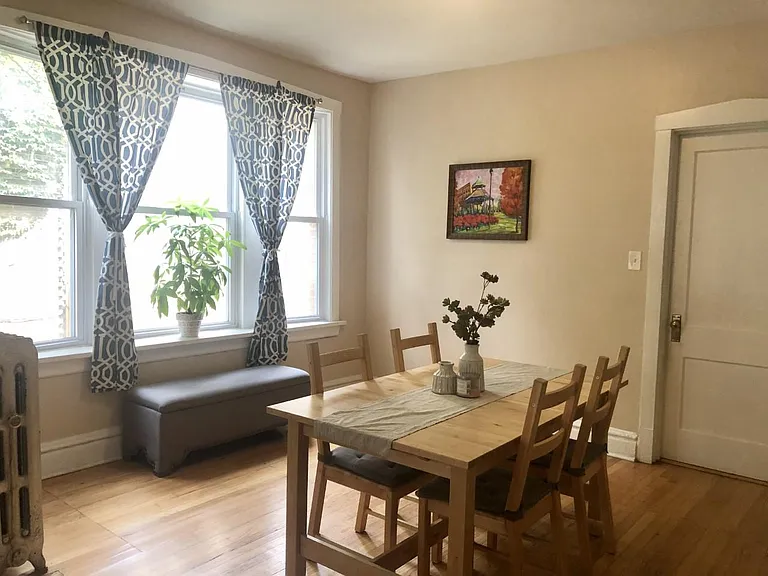 4151 N Ashland Ave — Photo 3