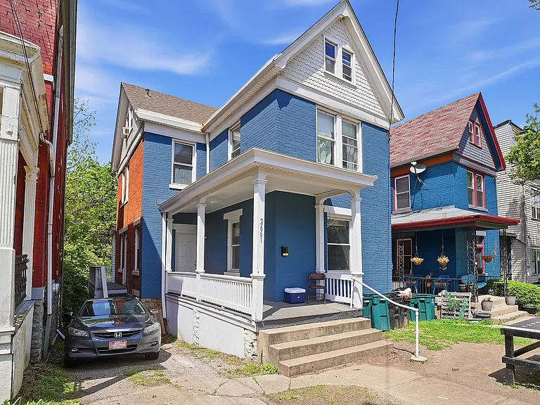 2661 Bellevue Ave — Photo 4
