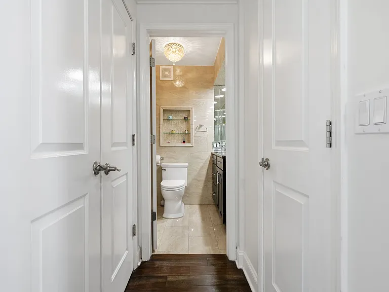 111 E Chestnut St #34B — Photo 13