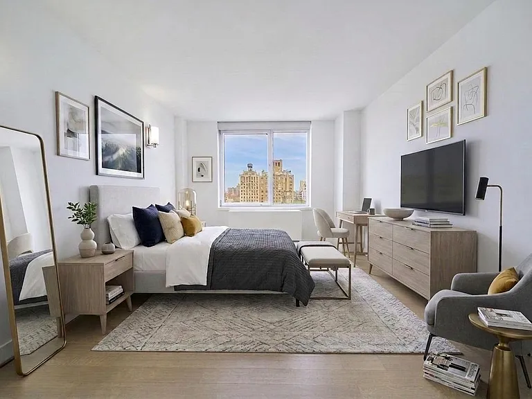 200 E 11th St #Penthouse 1 — Photo 6