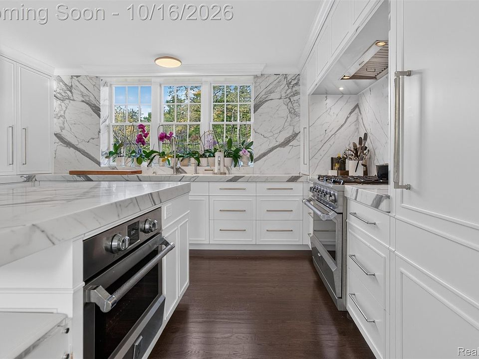 271 Lone Pine Rd, photo 29
