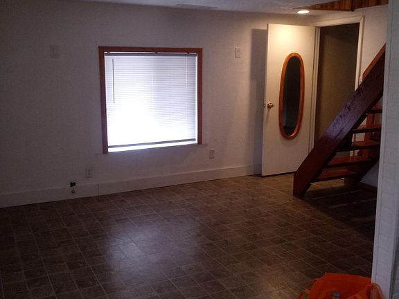 4th image of 295 E Main St