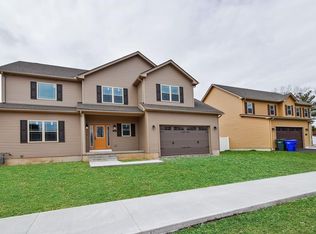 11 Elaine Cir, Springfield, MA 01109