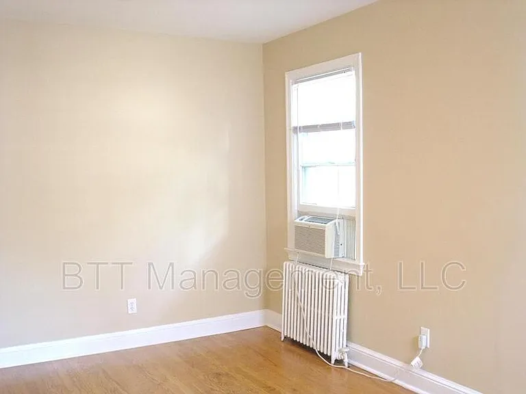 8401 Greenwood Ave #3 — Photo 6